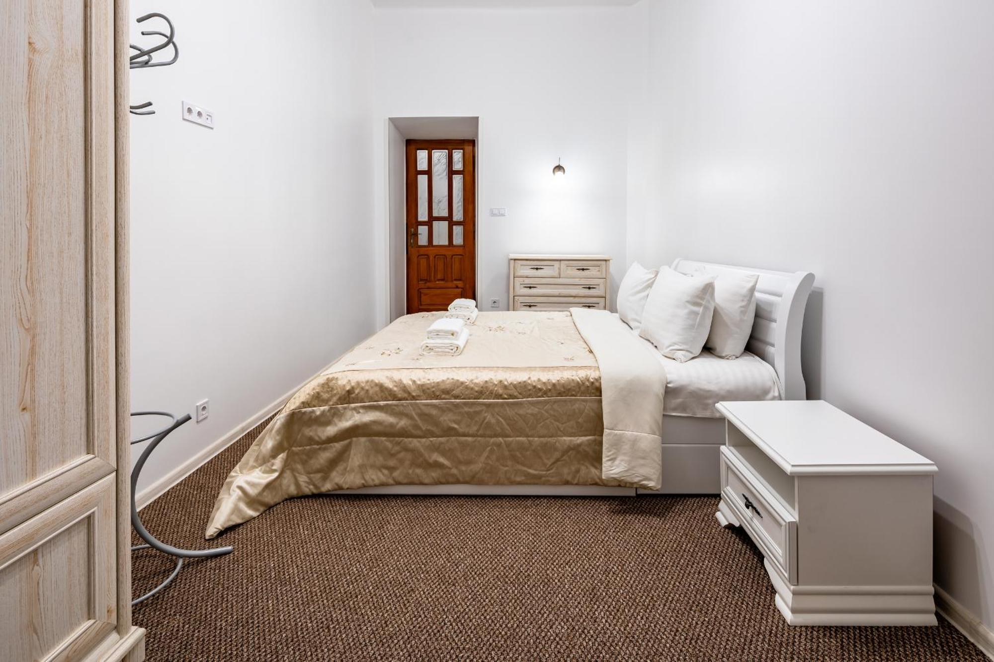 Designer Apartment! The Center! Валова 29 Lviv Kültér fotó