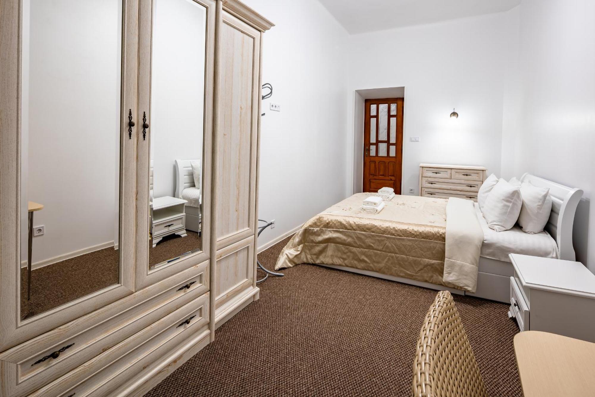 Designer Apartment! The Center! Валова 29 Lviv Kültér fotó